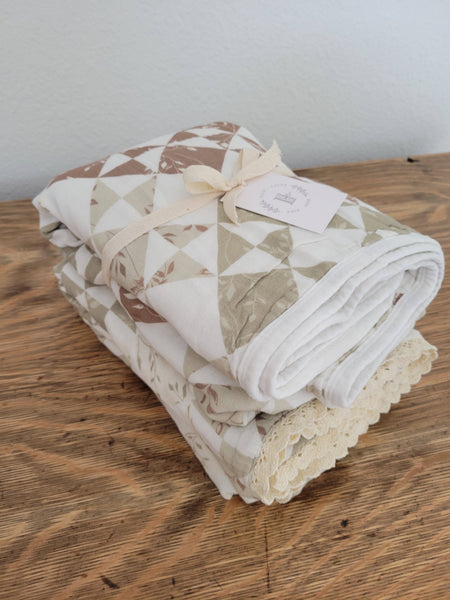 Ivy Quilt Blanket