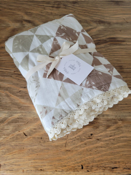 Ivy Quilt Blanket