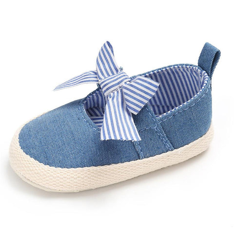 Toddler shoes with bow