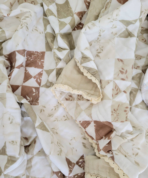 Ivy Quilt Blanket