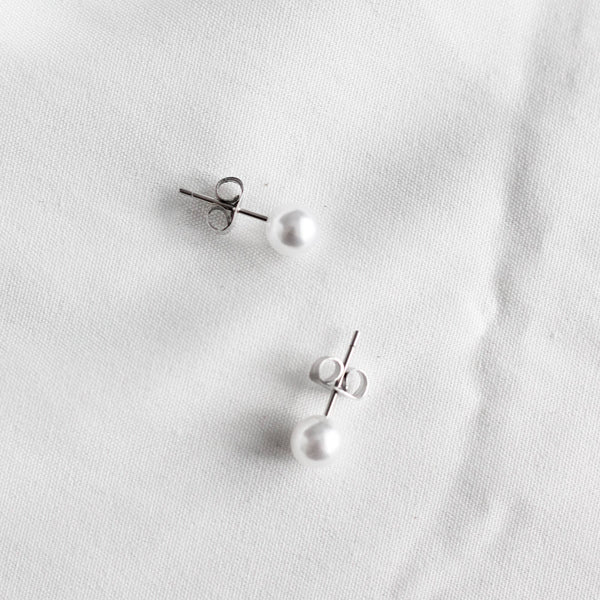 Essential Pearl Earrings